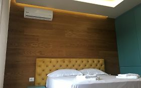 Airen Hotel Velipoje